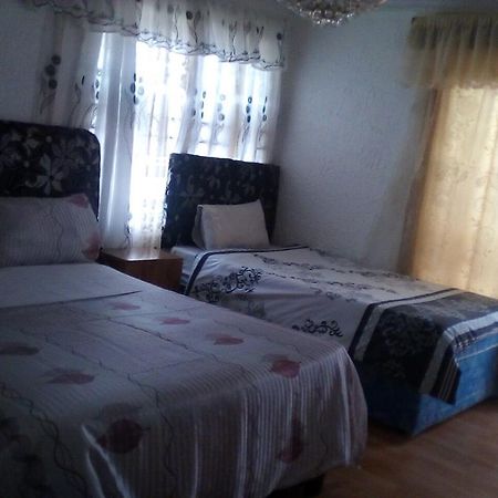Guest House Macauly โจฮันเนสเบิร์ก ภายนอก รูปภาพ